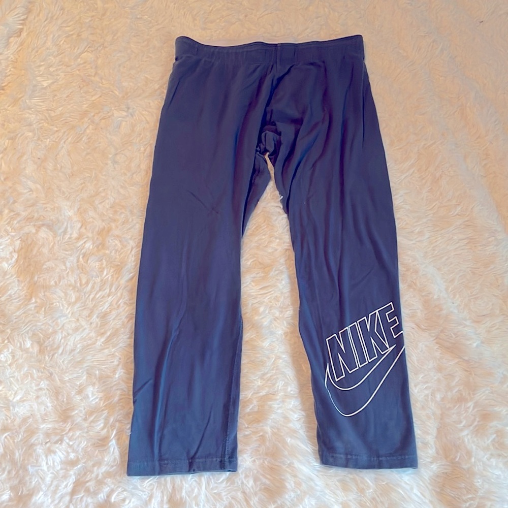 Nike Capri Workout Bottoms